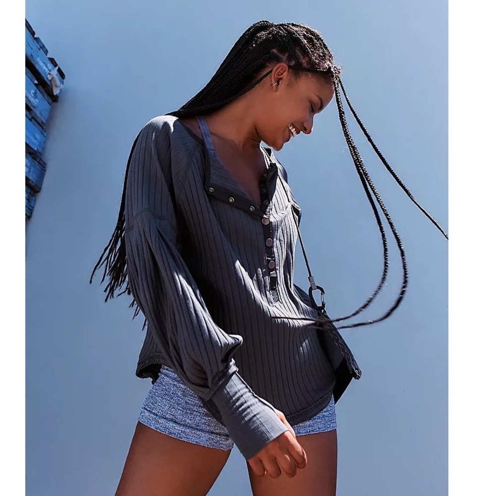 | free people • charcoal movement bella layer shirt long sleeve • xsmall |